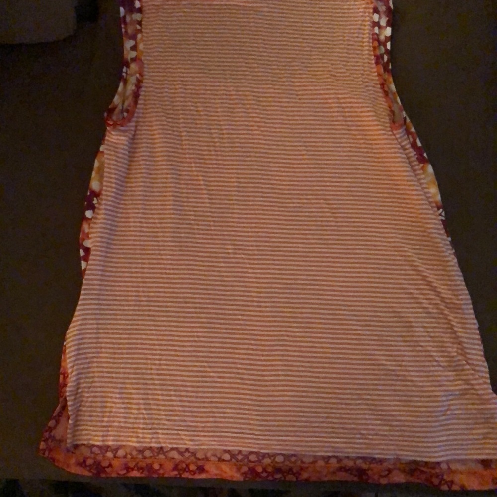 Top - Picture 2 of 2